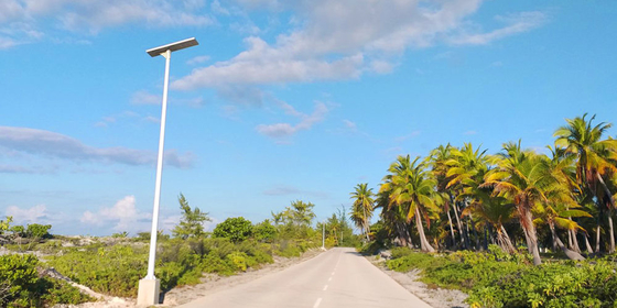 8m Pole 160W 5000K Solar Led Street Light With Inbuilt Battery