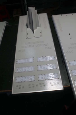 8m Pole 160W 5000K Solar Led Street Light With Inbuilt Battery